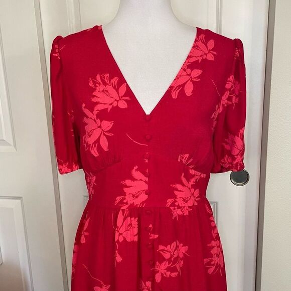 Chelsea28 Red Floral Button Front Dress size Medium - Picture 4 of 15